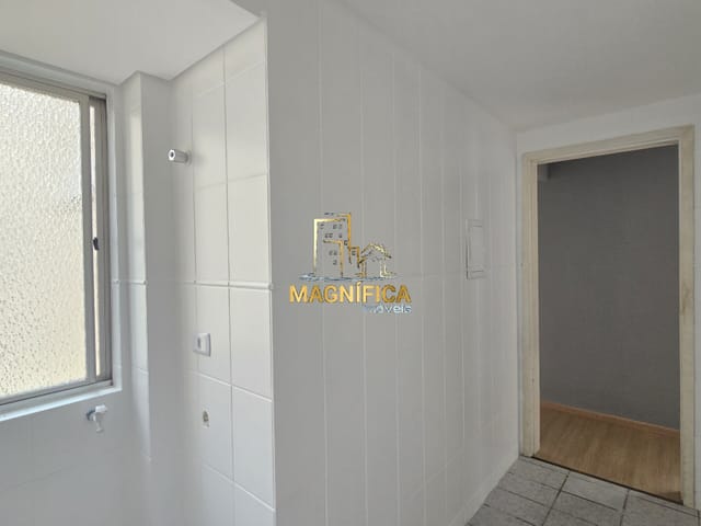 Apartamento 3 quartos e 1 banheiro, à venda, no bairro Campo Comprido em Curitiba