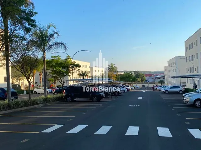 Apartamento 2 quartos e 1 banheiro, à venda, no bairro Uvaranas em Ponta Grossa
