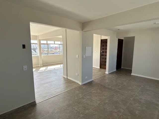 Apartamento 3 quartos e 2 banheiros, à venda, no bairro Jardim Botânico em Curitiba