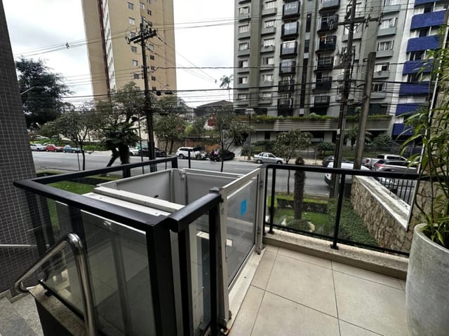 Apartamento 1 quarto e 1 banheiro, à venda, no bairro Cristo Rei em Curitiba