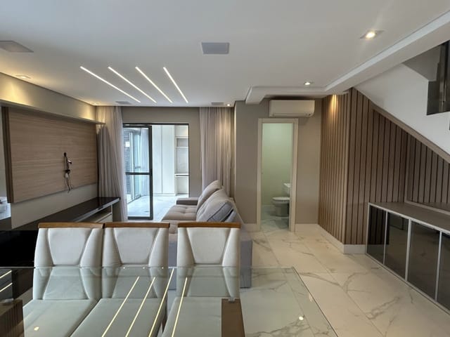 Apartamento 2 quartos e 6 banheiros, para alugar, no bairro Água Verde em Curitiba