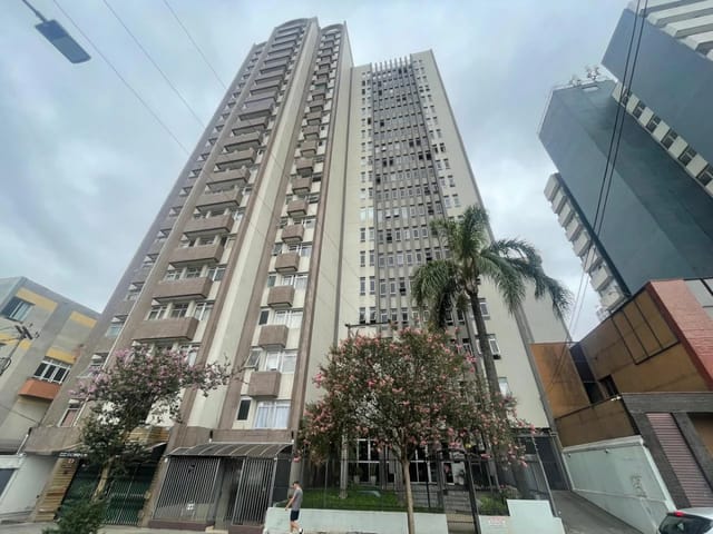 Apartamento 1 quarto e 1 banheiro, à venda, no bairro Centro em Curitiba