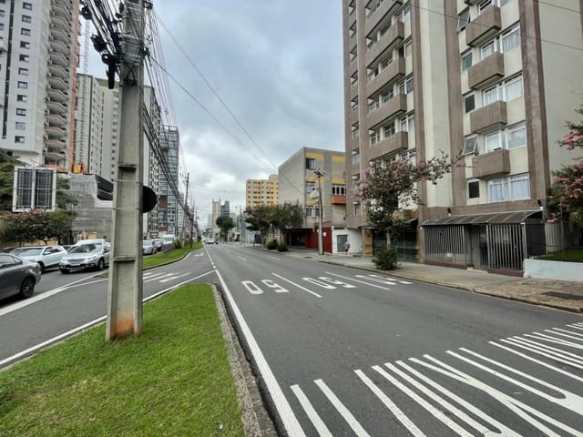 Apartamento 1 quarto e 1 banheiro, à venda, no bairro Centro em Curitiba