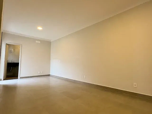 Casa com 250m² 3 quartos e 3 banheiros, à venda, no bairro Parque Olívio Franceschini em Hortolândia