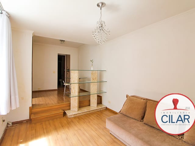 Apartamento 1 quarto e 1 banheiro, para alugar, no bairro Centro em Curitiba