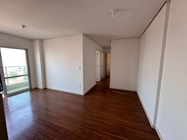 Apartamento com 134m² 3 quartos e 2 banheiros, para alugar, no bairro Jardim Tatiani em Londrina