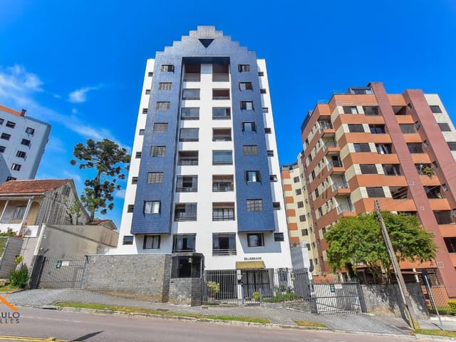 Apartamento 3 quartos e 2 banheiros, para alugar, no bairro Bigorrilho em Curitiba