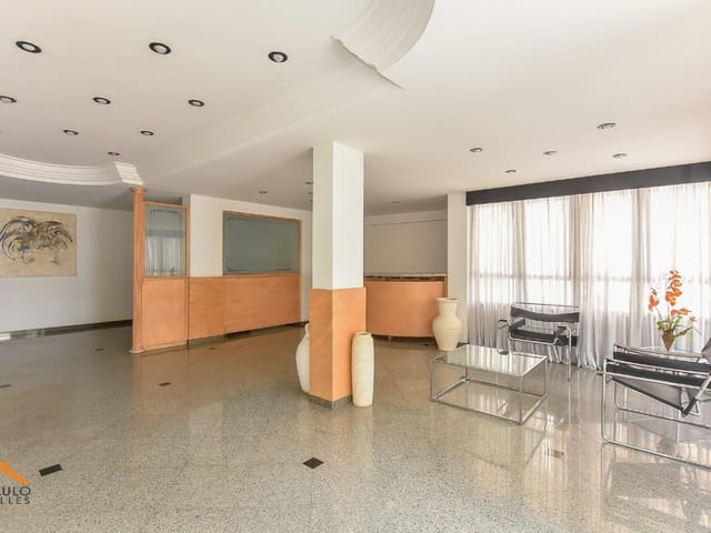 Apartamento 3 quartos e 2 banheiros, para alugar, no bairro Bigorrilho em Curitiba