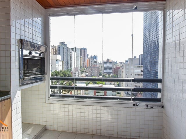 Apartamento 3 quartos e 2 banheiros, para alugar, no bairro Bigorrilho em Curitiba