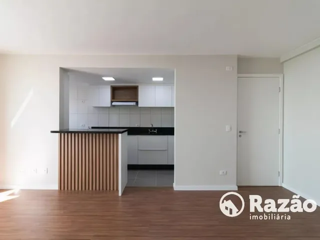 Apartamento 2 quartos e 2 banheiros, para alugar, no bairro Capão Raso em Curitiba
