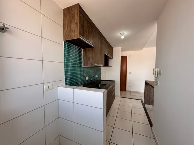 Apartamento com 98m² 3 quartos e 1 banheiro, para alugar, no bairro Champagnat em Londrina