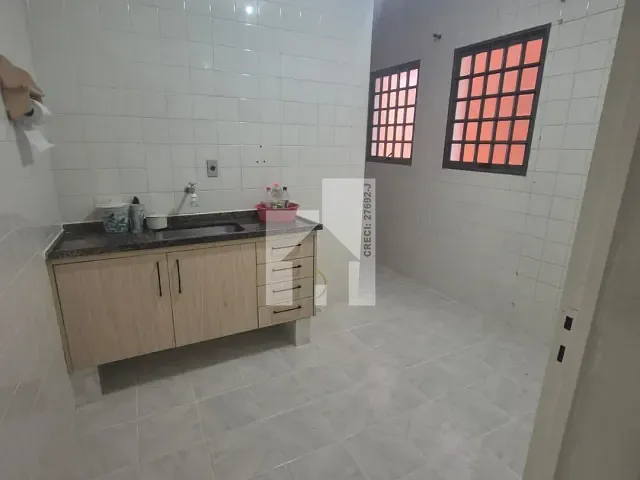 Apartamento 2 quartos e 1 banheiro, à venda, no bairro Parque dos Sabiás em Louveira