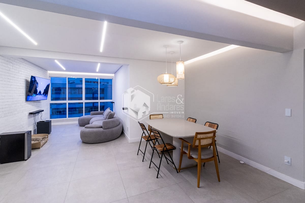 Apartamento à venda com 3 quartos, 135m² - Foto 4