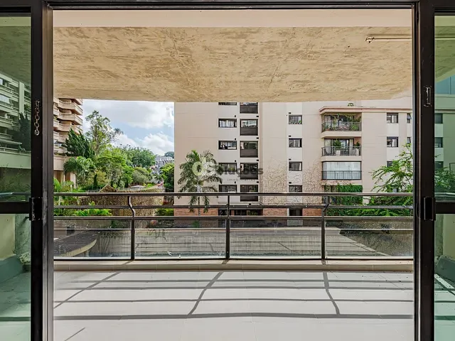 Apartamento 3 quartos e 4 banheiros, à venda, no bairro Real Parque em São Paulo