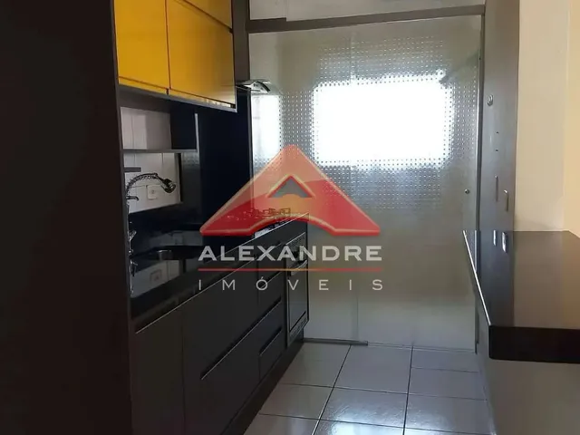 Apartamento com 10m² 3 quartos e 1 banheiro, para alugar, no bairro Vila Industrial em São José Dos Campos
