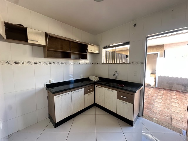 Locação - Apartamento com 2 quartos, 1 vaga, Cozinha Planejada, 60 m², Próx. ao Campo do Palmeiras - Órfãs, Ponta Grossa.