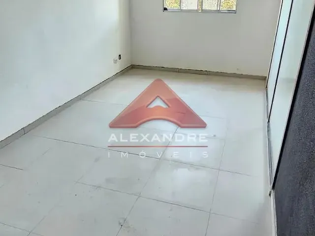 Apartamento com 10m² 3 quartos e 1 banheiro, para alugar, no bairro Residencial Tatetuba em São José Dos Campos