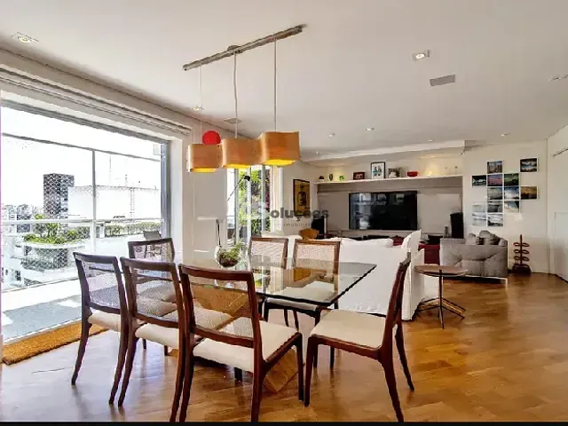 Apartamento 2 quartos e 4 banheiros, à venda, no bairro Vila Nova Conceição em São Paulo