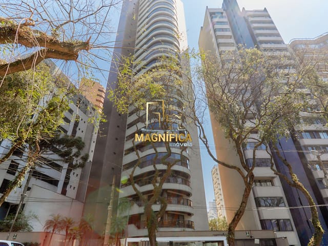Apartamento 4 quartos e 5 banheiros, à venda, no bairro Água Verde em Curitiba