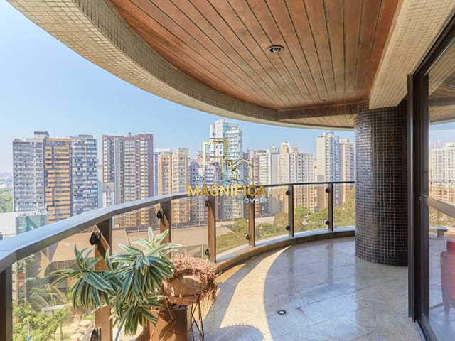 Apartamento 4 quartos e 5 banheiros, à venda, no bairro Água Verde em Curitiba
