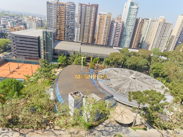 Apartamento 4 quartos e 5 banheiros, à venda, no bairro Água Verde em Curitiba