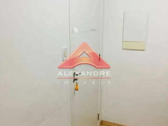 Apartamento com 10m² 2 quartos e 1 banheiro, à venda, no bairro Vila Industrial em São José Dos Campos
