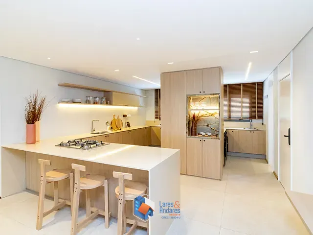 Apartamento com 7000m² 4 quartos e 5 banheiros, à venda, no bairro Jardim Vitória Régia em São Paulo
