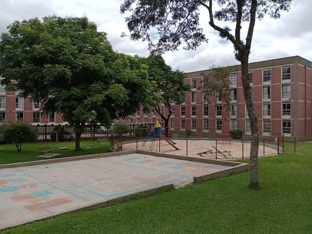 Apartamento 2 quartos e 1 banheiro, para alugar, no bairro Novo Mundo em Curitiba