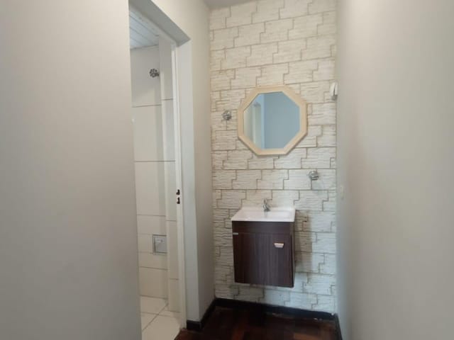 Apartamento 2 quartos e 1 banheiro, para alugar, no bairro Novo Mundo em Curitiba