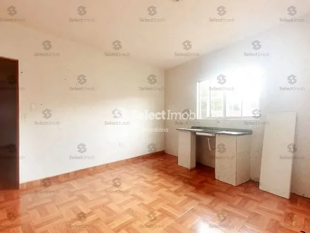 Apartamento com 40m² 1 quarto e 1 banheiro, para alugar, no bairro Jardim Zaira em Mauá