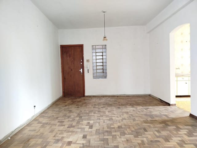 Apartamento 1 quarto e 1 banheiro, para alugar, no bairro Centro em Curitiba