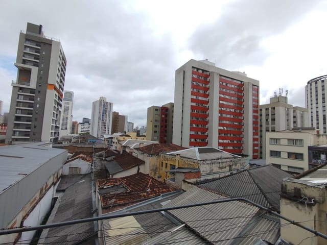 Apartamento 1 quarto e 1 banheiro, para alugar, no bairro Centro em Curitiba