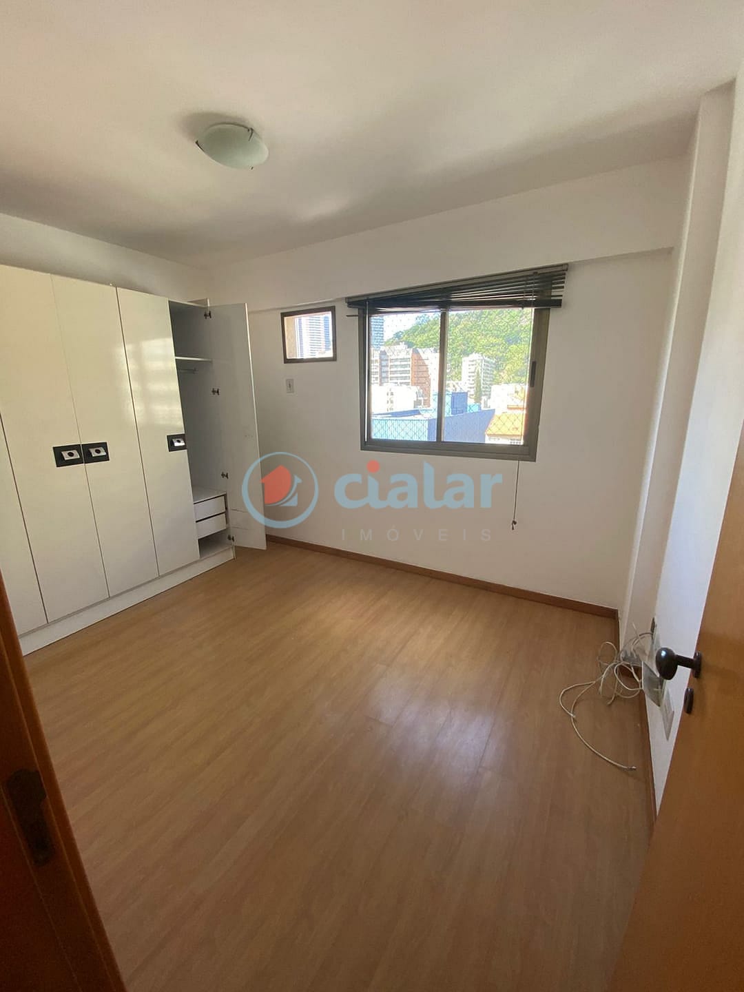Apartamento para alugar com 3 quartos, 115m² - Foto 11