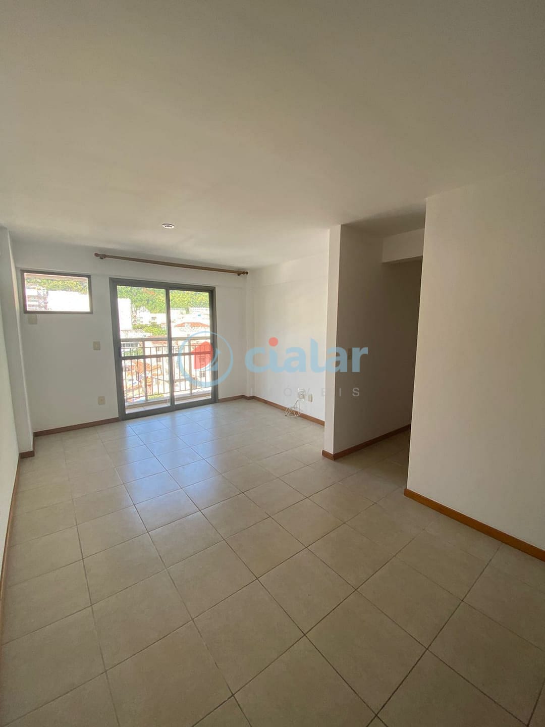 Apartamento para alugar com 3 quartos, 115m² - Foto 1