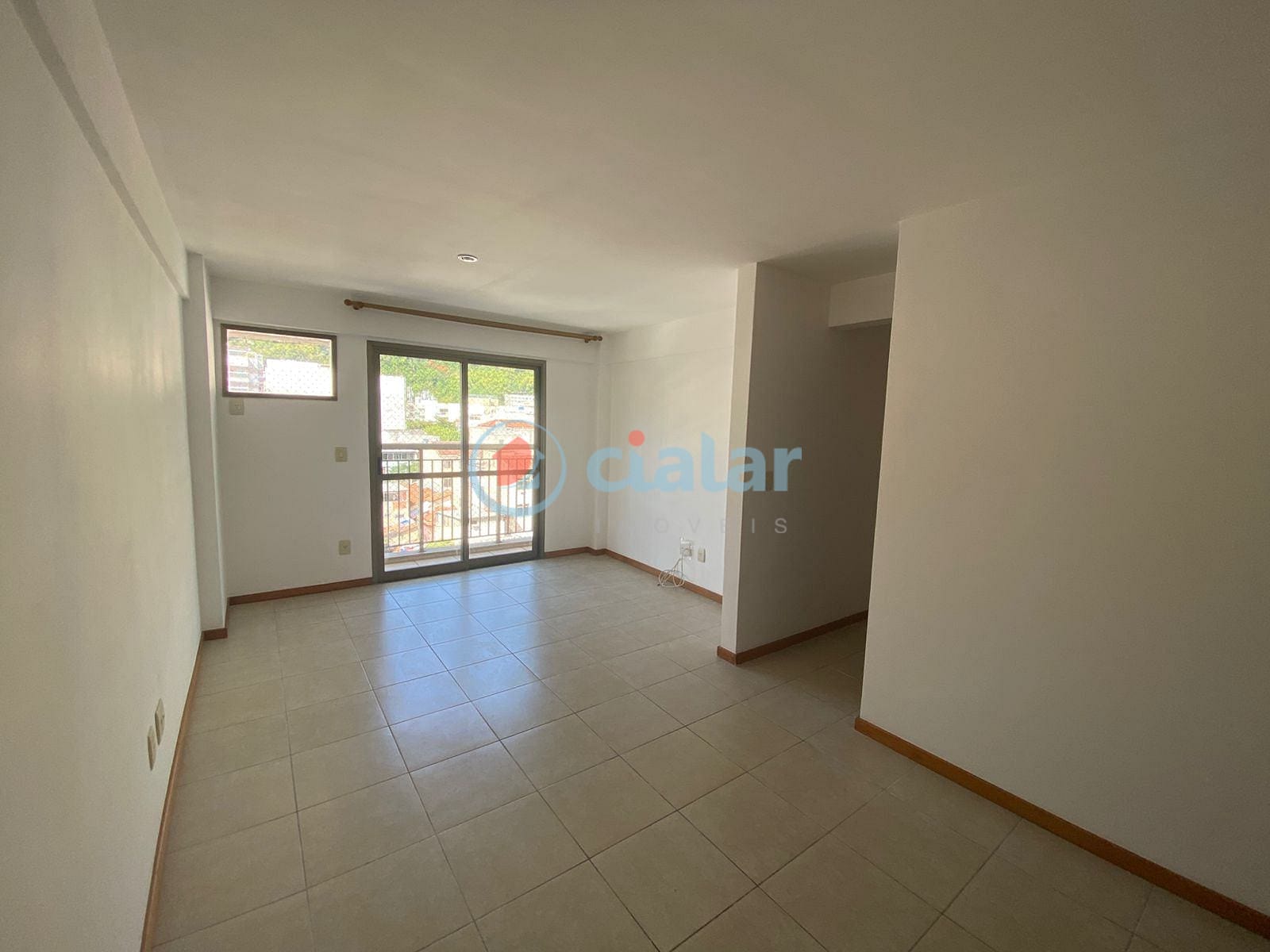 Apartamento para alugar com 3 quartos, 115m² - Foto 2