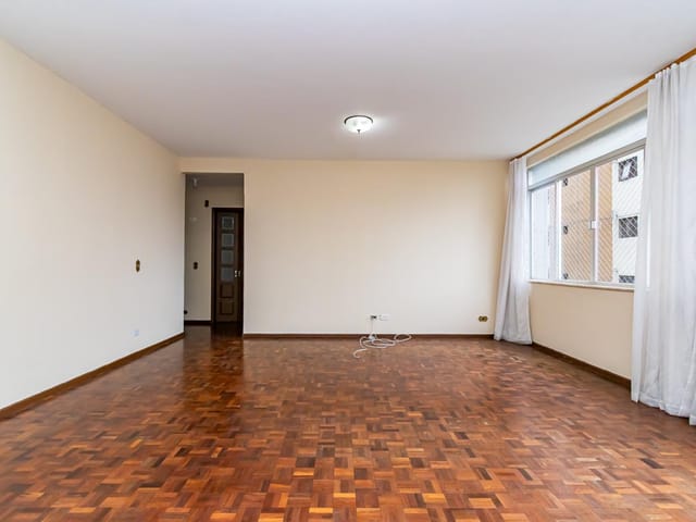Apartamento 3 quartos e 3 banheiros, para alugar, no bairro Centro em Curitiba
