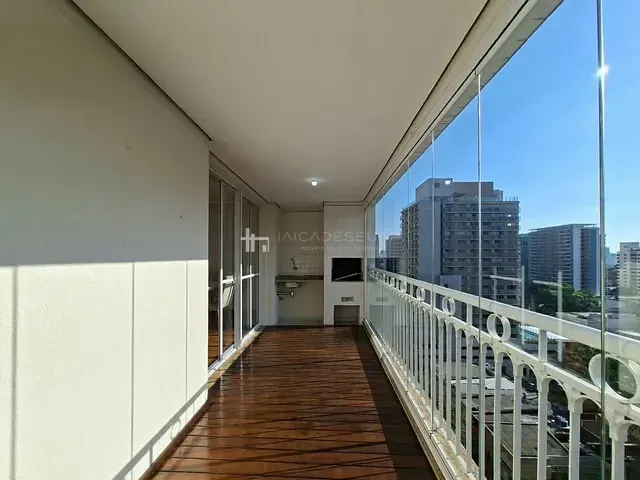 Apartamento 2 quartos e 4 banheiros, à venda, no bairro Moema em São Paulo