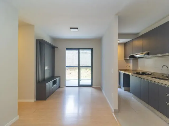 Apartamento 3 quartos e 1 banheiro, para alugar, no bairro Campo Comprido em Curitiba