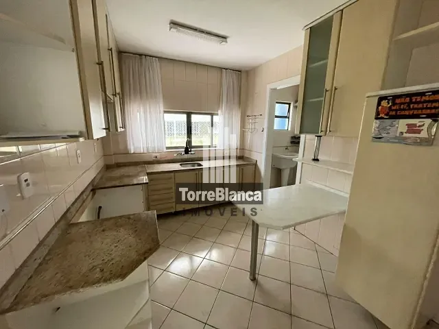 Apartamento 2 quartos e 3 banheiros, para alugar, no bairro Centro em Ponta Grossa