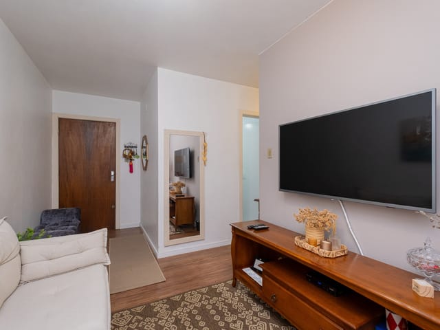 Apartamento 2 quartos e 1 banheiro, para alugar, no bairro Centro em Pelotas