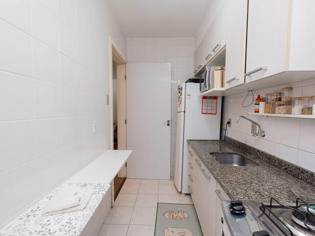 Apartamento 2 quartos e 1 banheiro, para alugar, no bairro Centro em Pelotas
