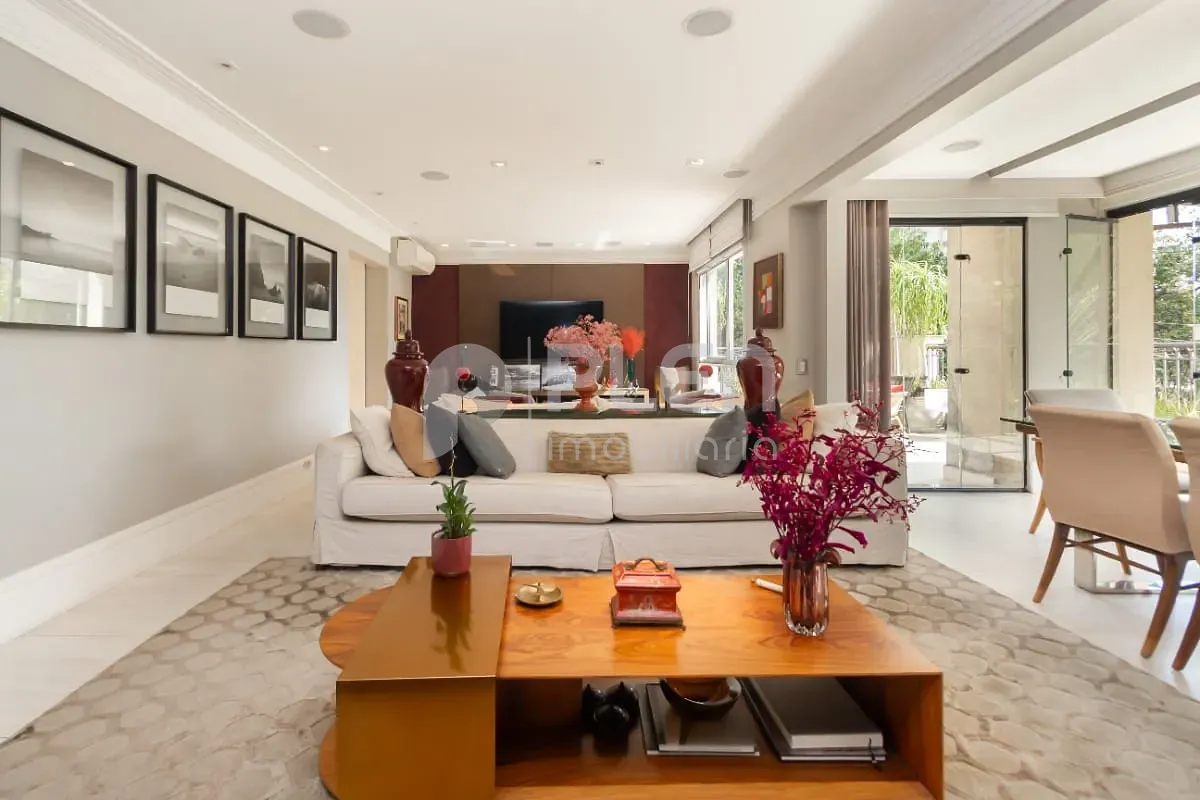 Apartamento de 4 quartos à venda em Vila Nova Conceição, São Paulo