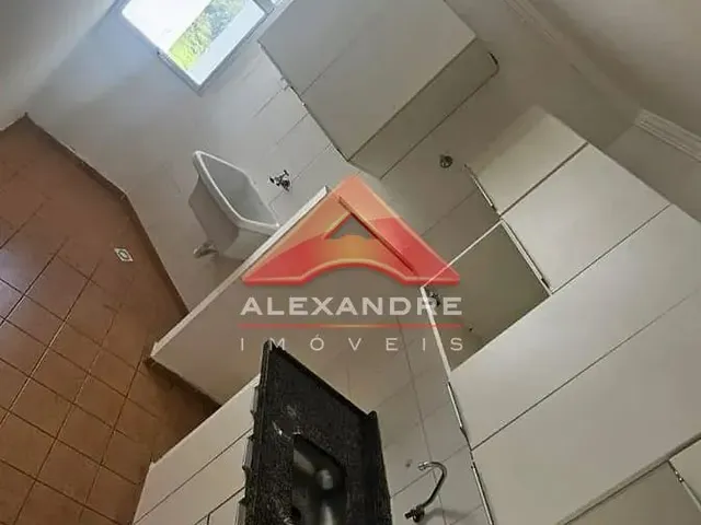 Apartamento com 10m² 2 quartos e 1 banheiro, para alugar, no bairro Centro em São José Dos Campos