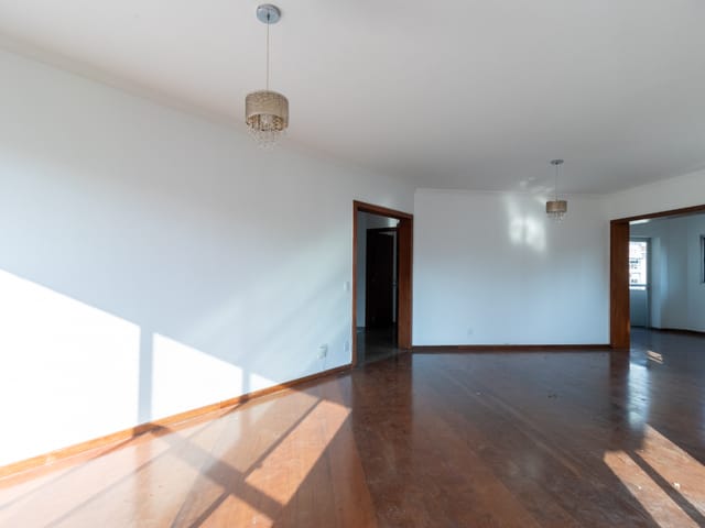 Foto do Apartamento - Apartamento tipo para venda em Moema com 4 quartos, sendo 2 suítes, 209m² | Lares e Andares Imóveis