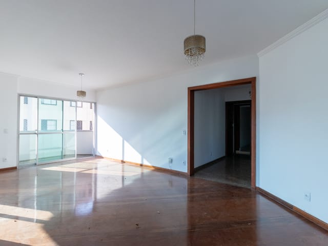 Foto do Apartamento - Apartamento tipo para venda em Moema com 4 quartos, sendo 2 suítes, 209m² | Lares e Andares Imóveis
