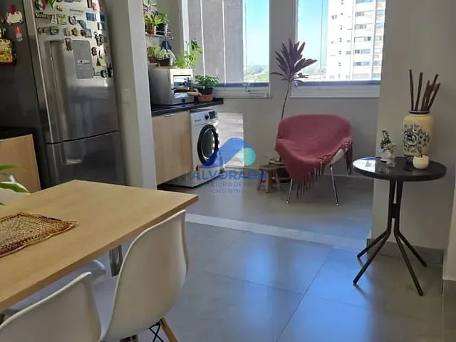 Apartamento 2 quartos e 2 banheiros, à venda, no bairro Parque Industrial em São José dos Campos