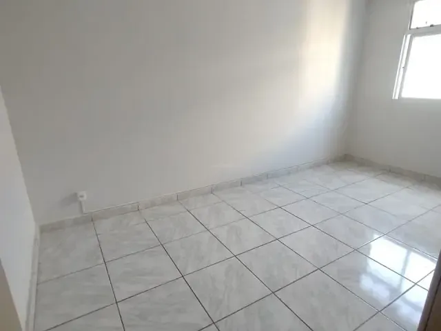 Apartamento 2 quartos e 1 banheiro, para alugar, no bairro Santa Cruz Industrial em Contagem