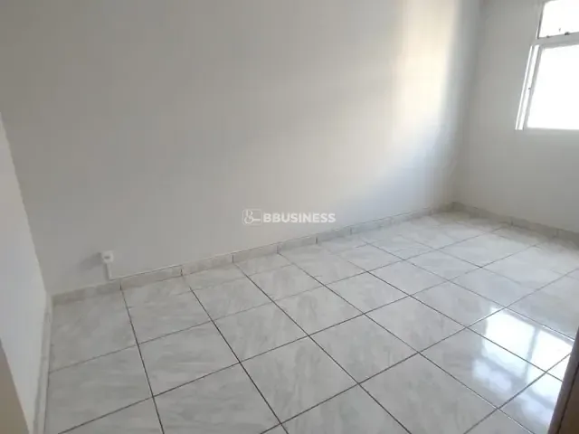 Apartamento 2 quartos e 1 banheiro, para alugar, no bairro Santa Cruz Industrial em Contagem