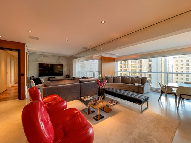 Foto do Apartamento - Apartamento tipo para venda em Moema com 3 quartos, sendo 3 suítes, 182m² | Lares e Andares Imóveis