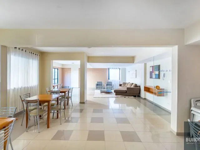 Apartamento 3 quartos e 2 banheiros, para alugar, no bairro Alto da Glória em Curitiba